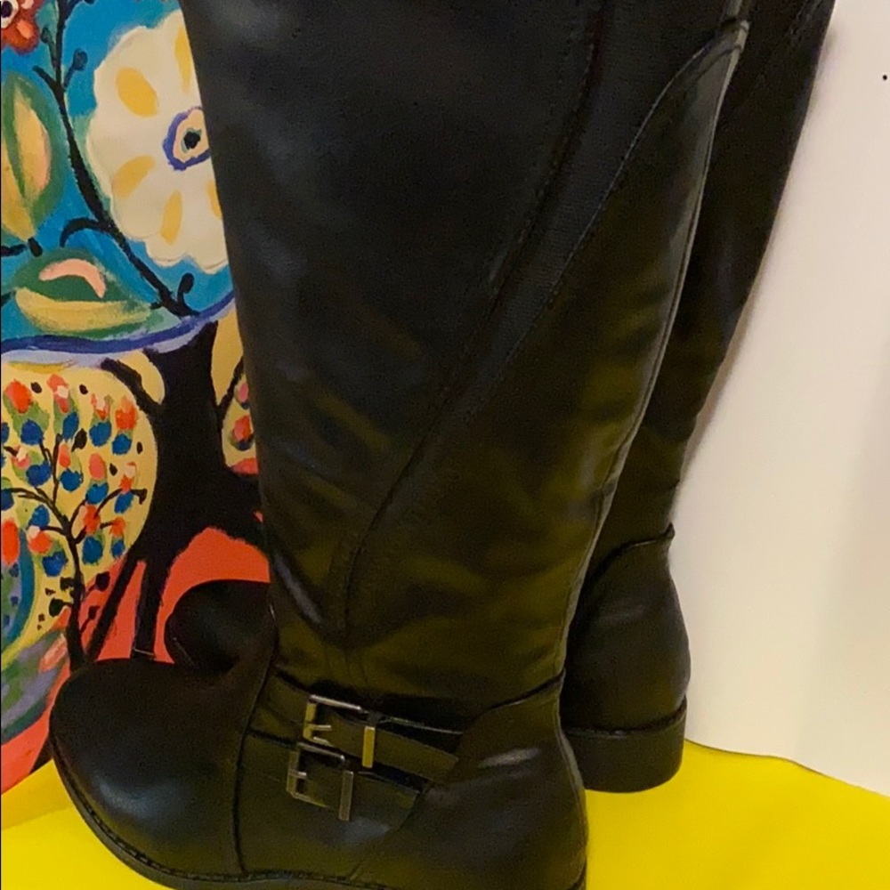 Boots - Picture 2 of 3